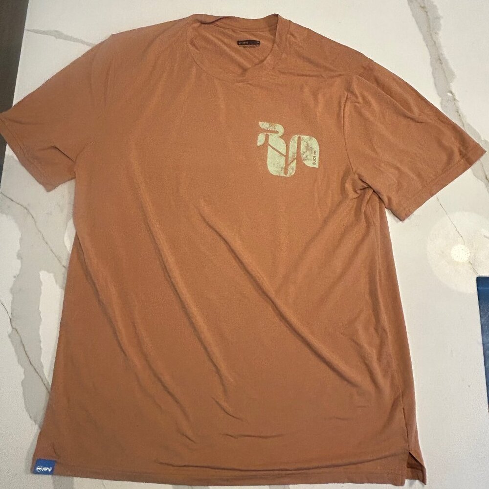 Circa Daily Tee - Pottery Runner